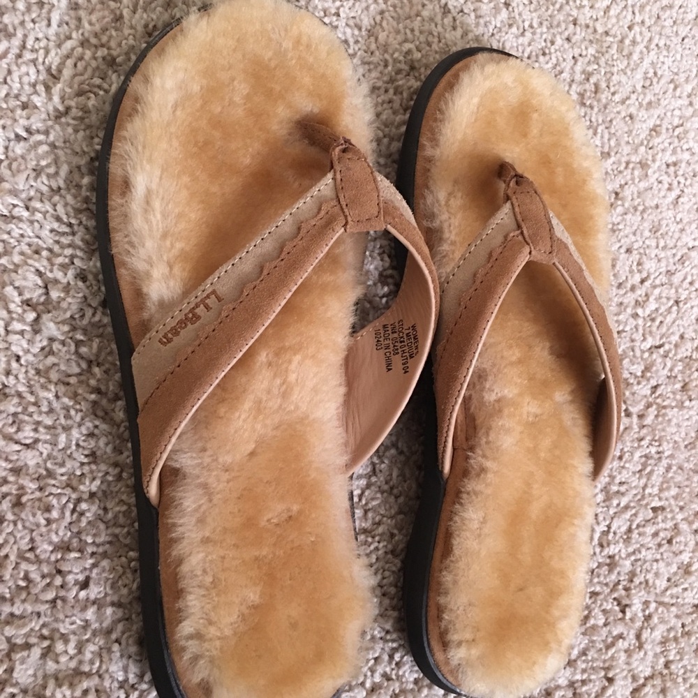 L.L. Bean fur/leather flip flops NWOT